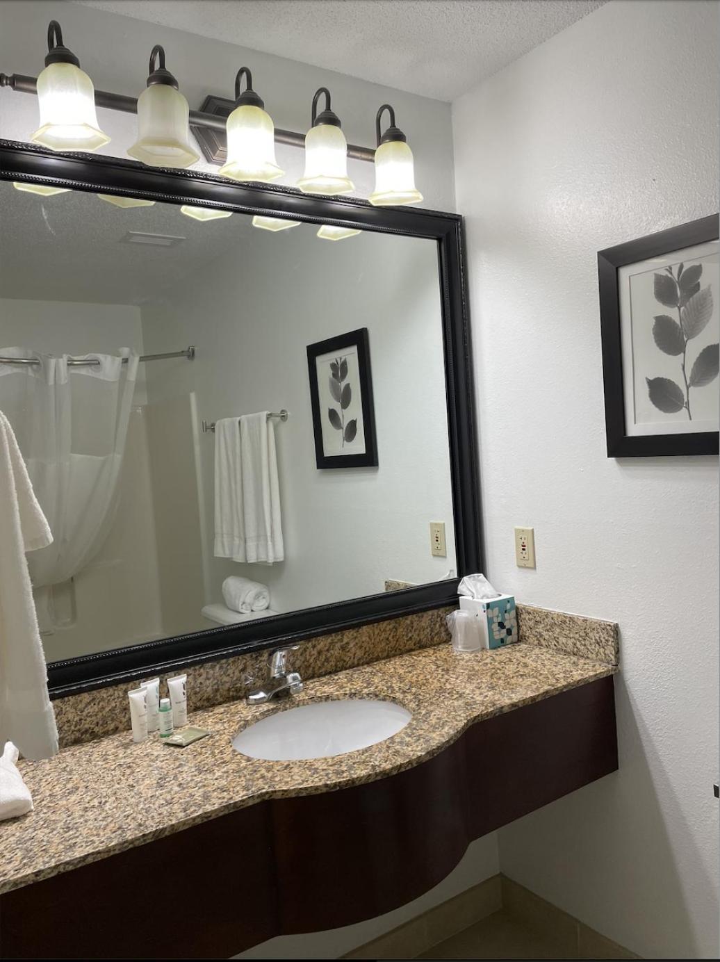 Harmony Inn & Suites Fort Dodge Exteriör bild