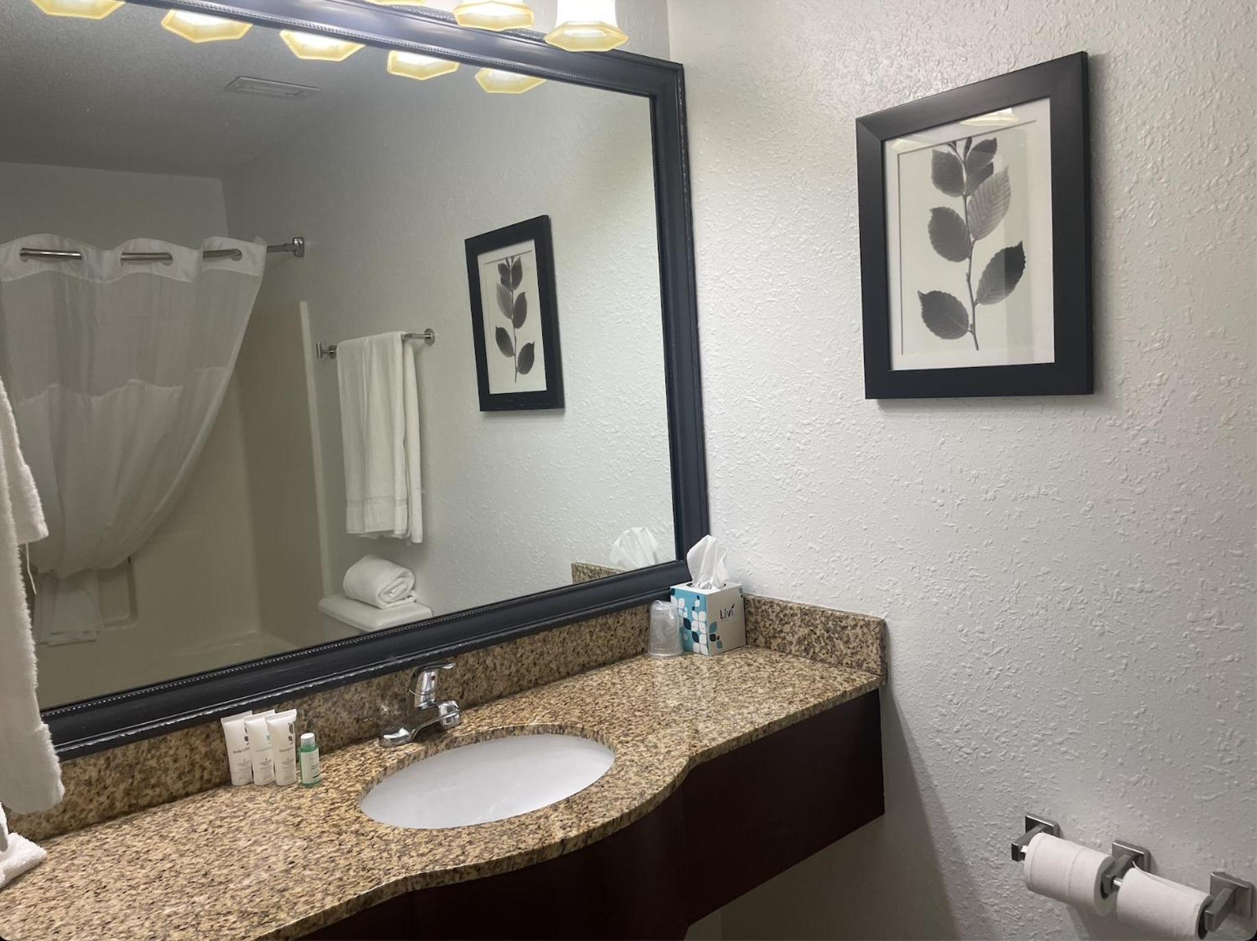 Harmony Inn & Suites Fort Dodge Exteriör bild