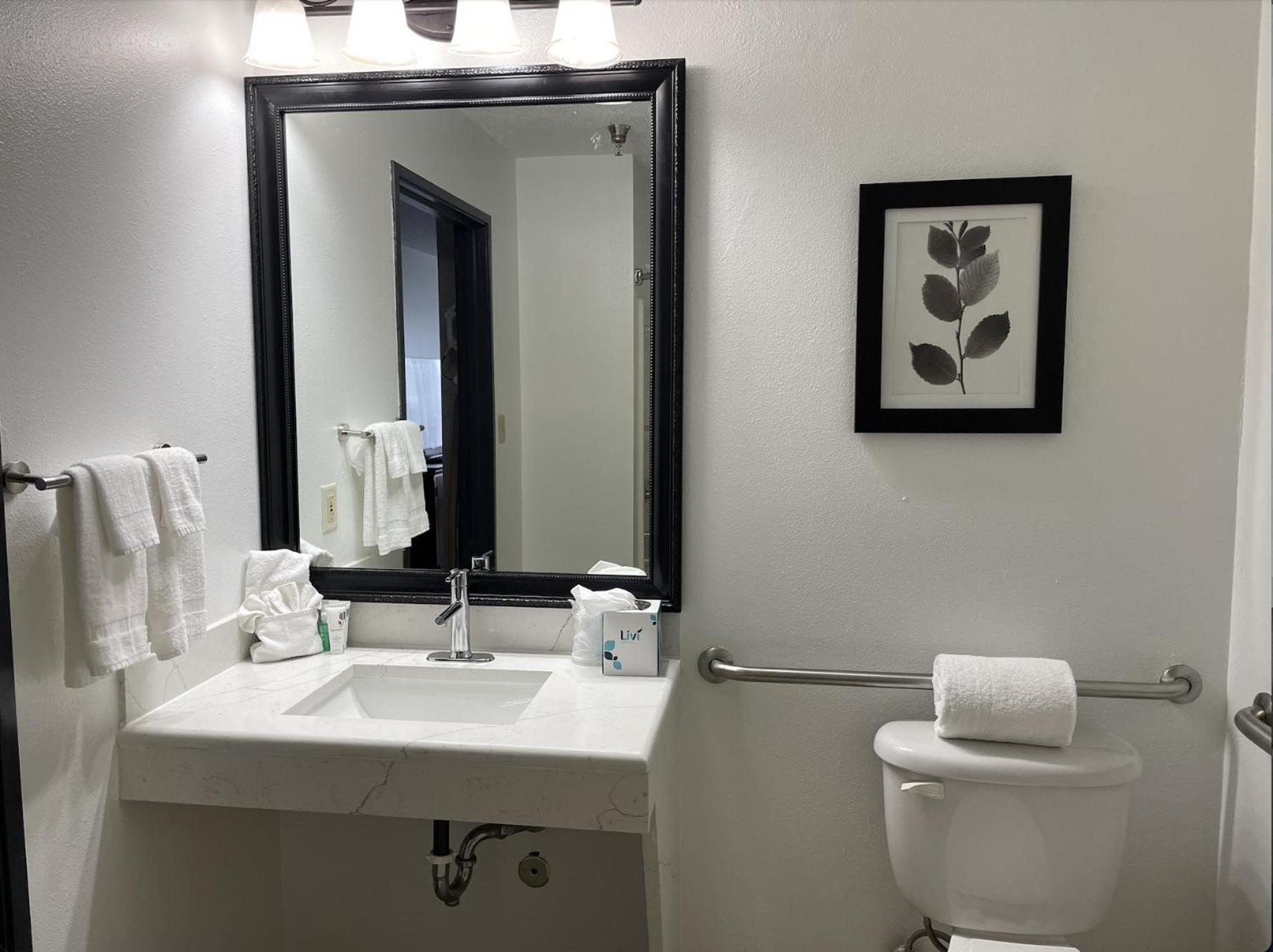 Harmony Inn & Suites Fort Dodge Exteriör bild